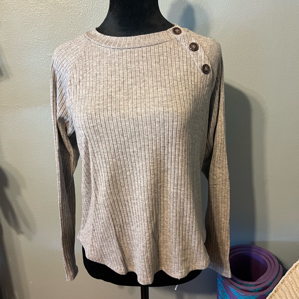 Lush gray top size large
